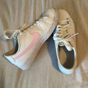 Low Nike Blazers
